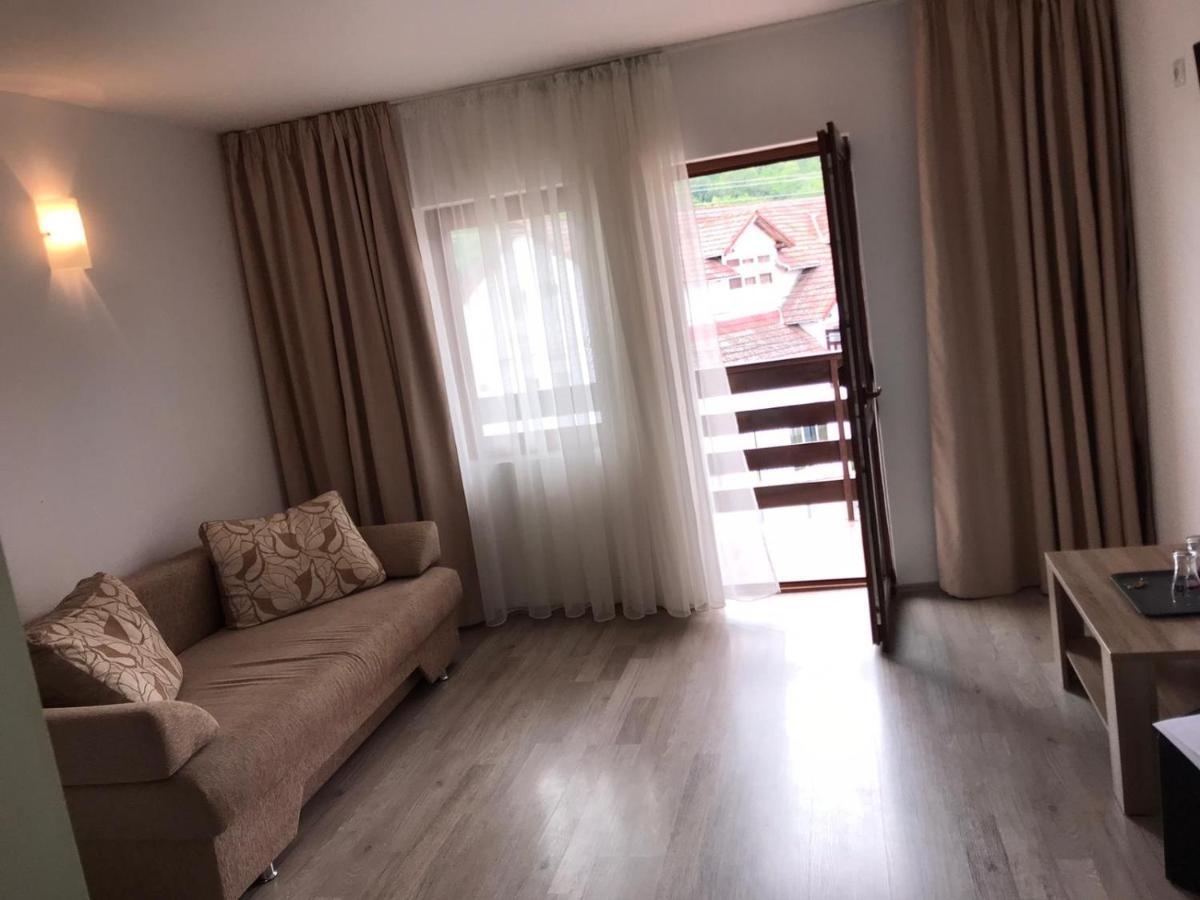 Pensiune Restaurant Indus Ocna Sibiului Bagian luar foto
