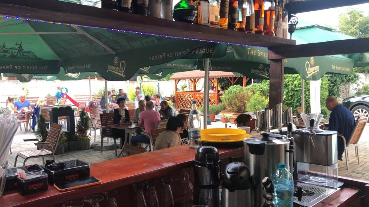 Pensiune Restaurant Indus Ocna Sibiului Bagian luar foto