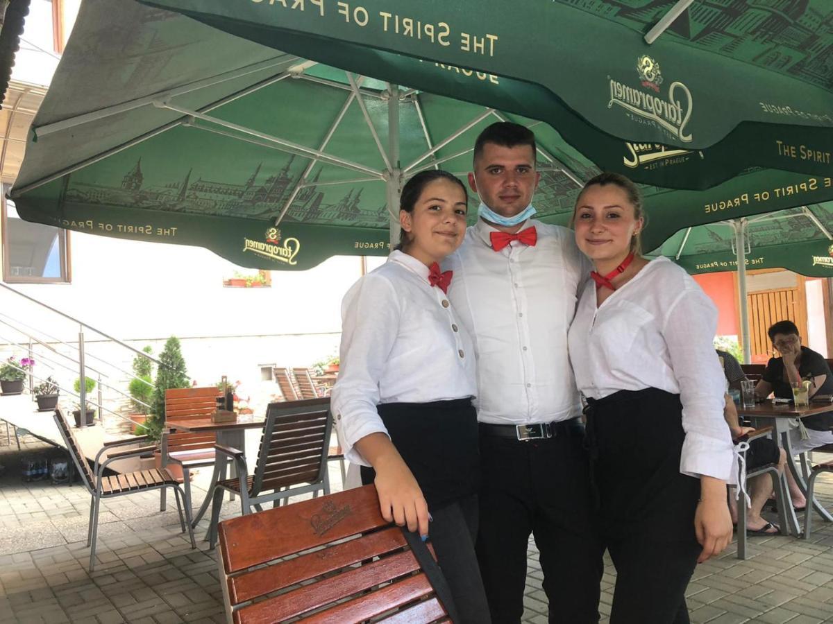 Pensiune Restaurant Indus Ocna Sibiului Bagian luar foto